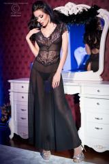 CHILIROSE: neglig lunga in tulle e pizzo.