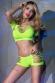 Top e shorts con intagli. Verde acceso