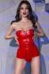 Corpetto rosso in similpelle con zip e stringatura.