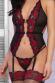Guepiere in tulle e pizzo con ricami rossi, tanga e calze.