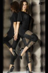 CHILIROSE: leggings neri con inserti leopardati.